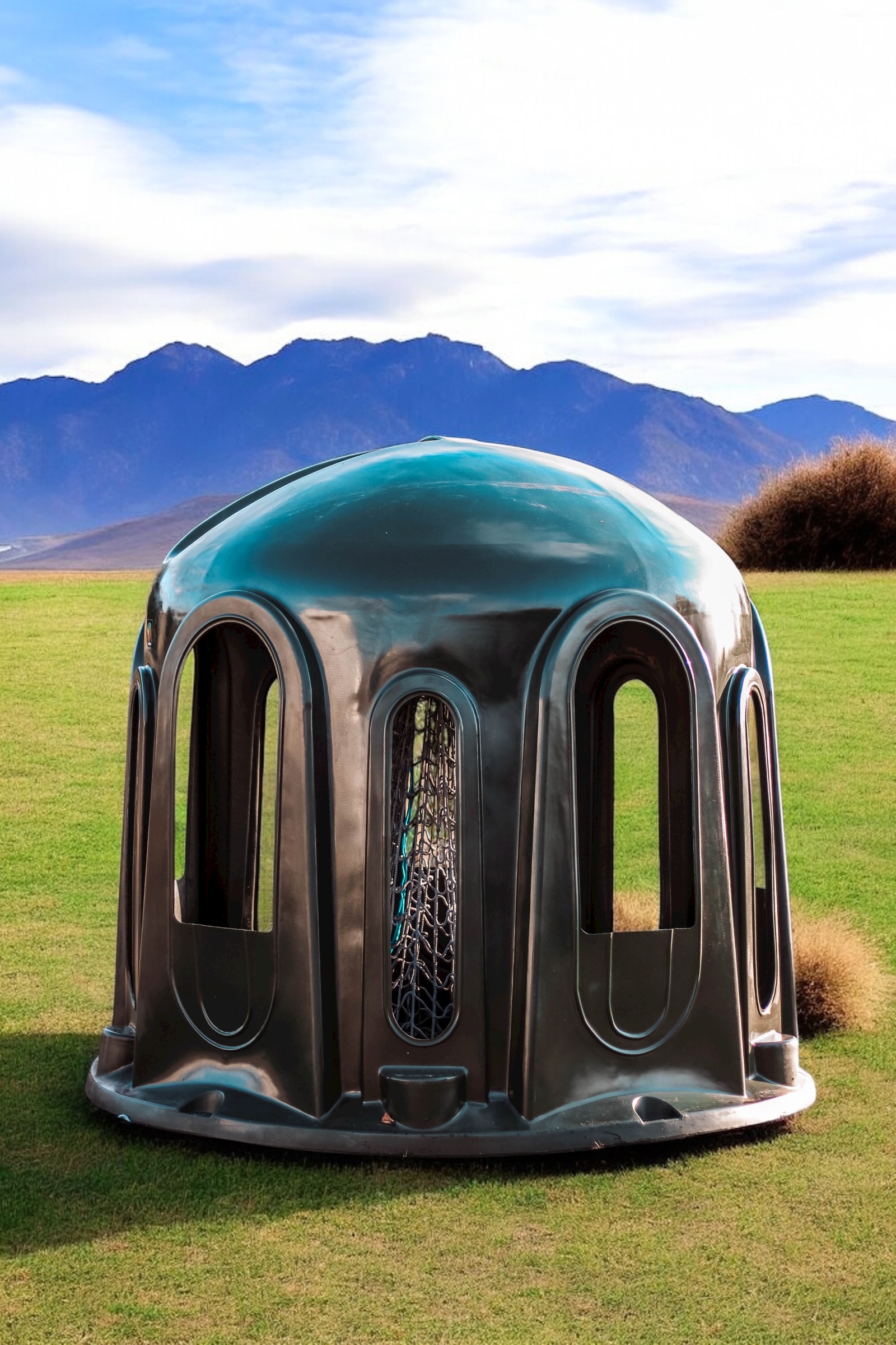 Heuglocke mit 10 Fressöffnungen und Heunetz, für Rundballen bis 150cm