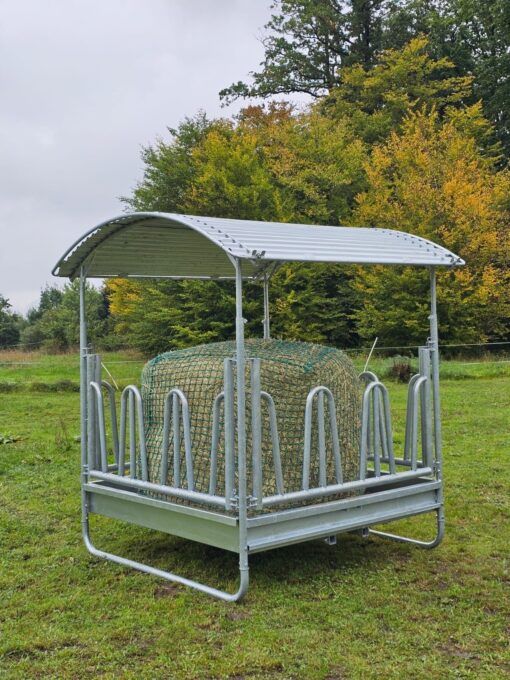 Viereckraufe 2x2m, Futterraufe mit Dach und Palisadenfressgitter – Bild 4
